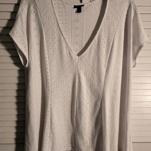 *Torrid* Size 1 Dolman White Eyelet